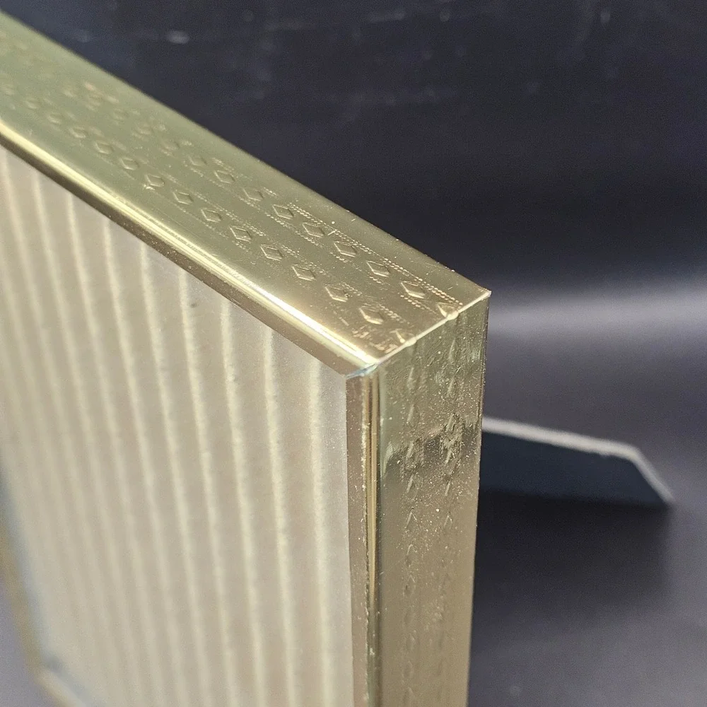Vintage Gold Brass Mid Century 5x7 Picture Frame Easel Back‎ Tabletop Decor